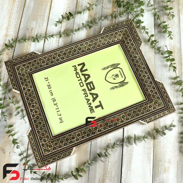 قاب عکس خاتم مناسب برای اندازه 30*21 سه گل گوشه دار