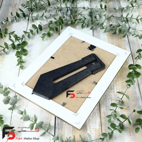 قاب عکس 18*13 کد 330با نمای سه سانت و حال دار با رنگ بژ
