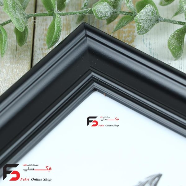 قاب عکس 21*16 کد 330با نمای سه سانت و حال دار با رنگ مشکی