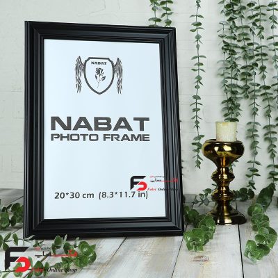 قاب عکس 20*30 کد 330با نمای سه سانت و حالت دار با رنگ مشکی